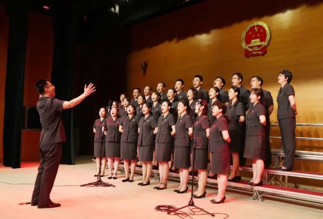 民一庭：《走向复兴》